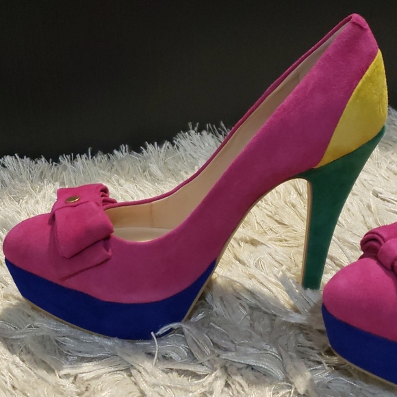 SOLD Color block pumps - Picture 3 of 6